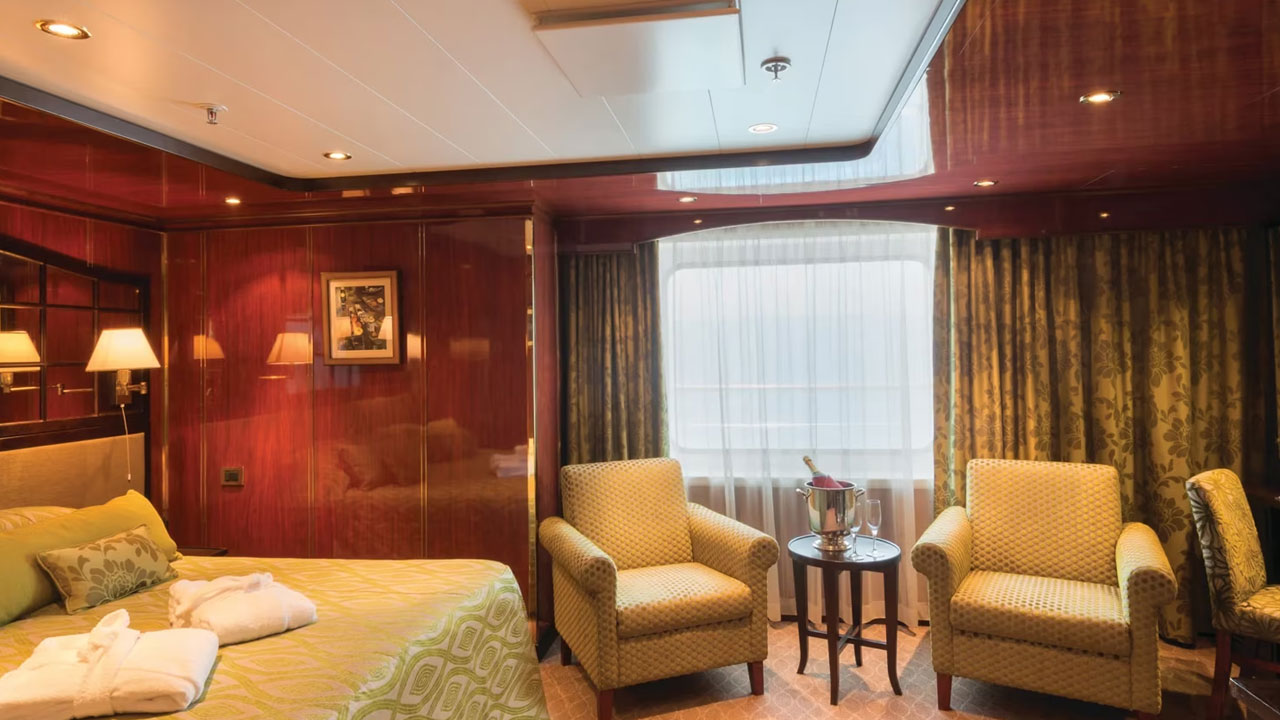 Caledonian Sky Premium Suite