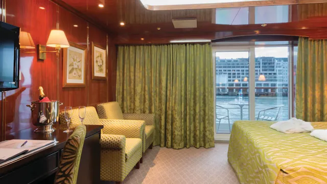 Caledonian Sky Premium Balcony Suite