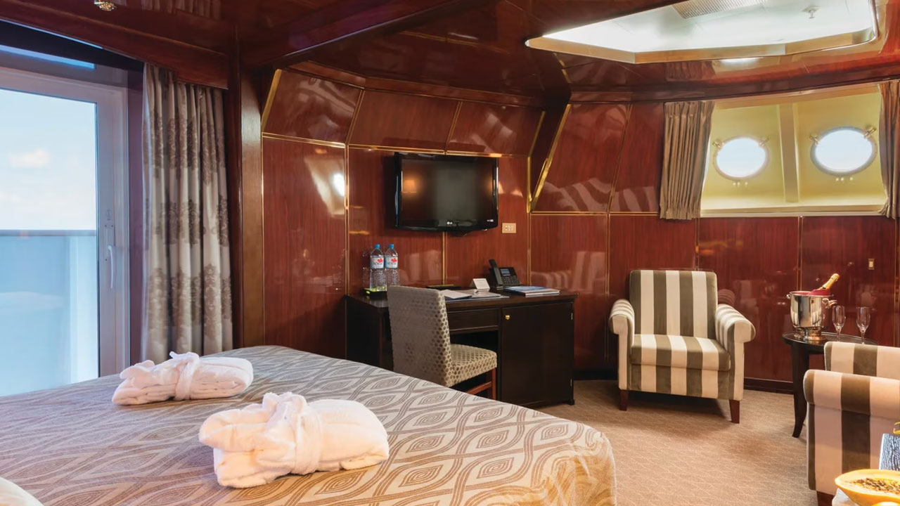 Caledonian Sky Owner's Suite