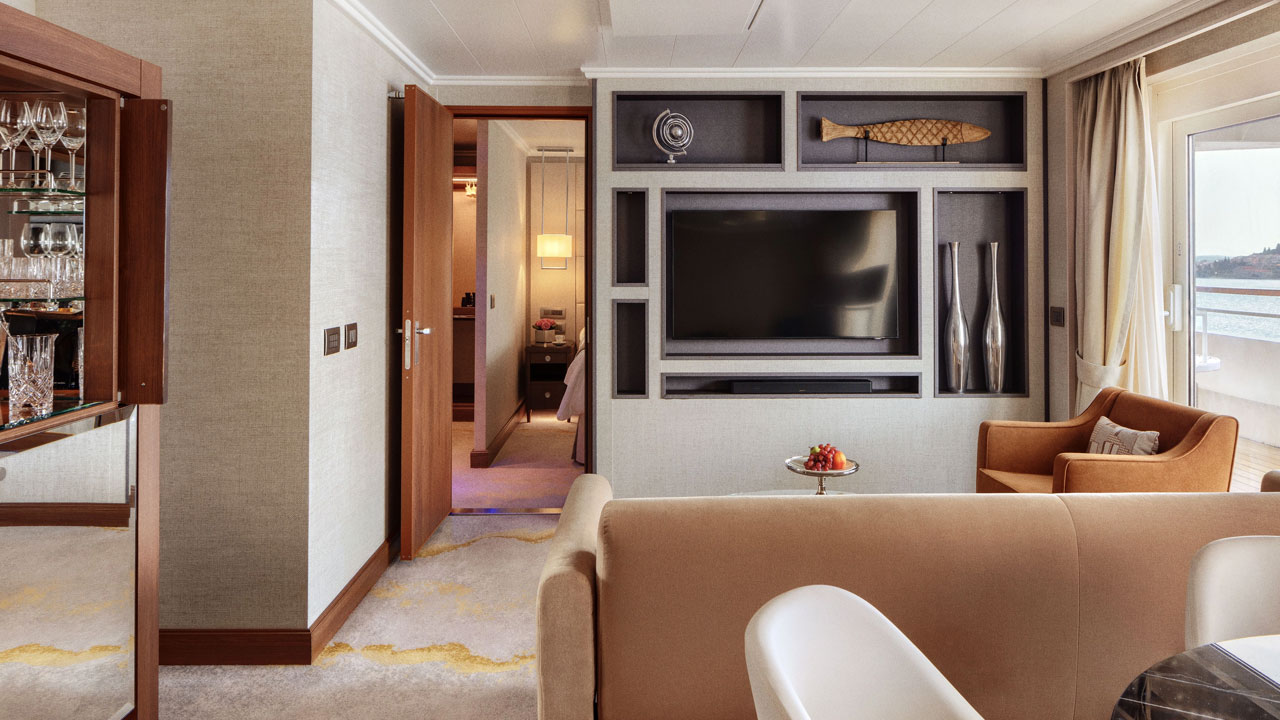 Junior Crystal Penthouse Suite