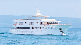 Riviera Travel - Adriatic Sun - yacht exterior