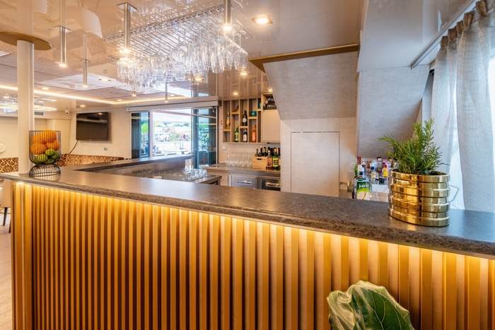 Riviera Travel - Adriatic Sky - Bar