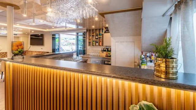 Riviera Travel - Adriatic Sky - Bar