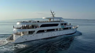 Riviera Travel - Adriatic Sky - Yacht exterior
