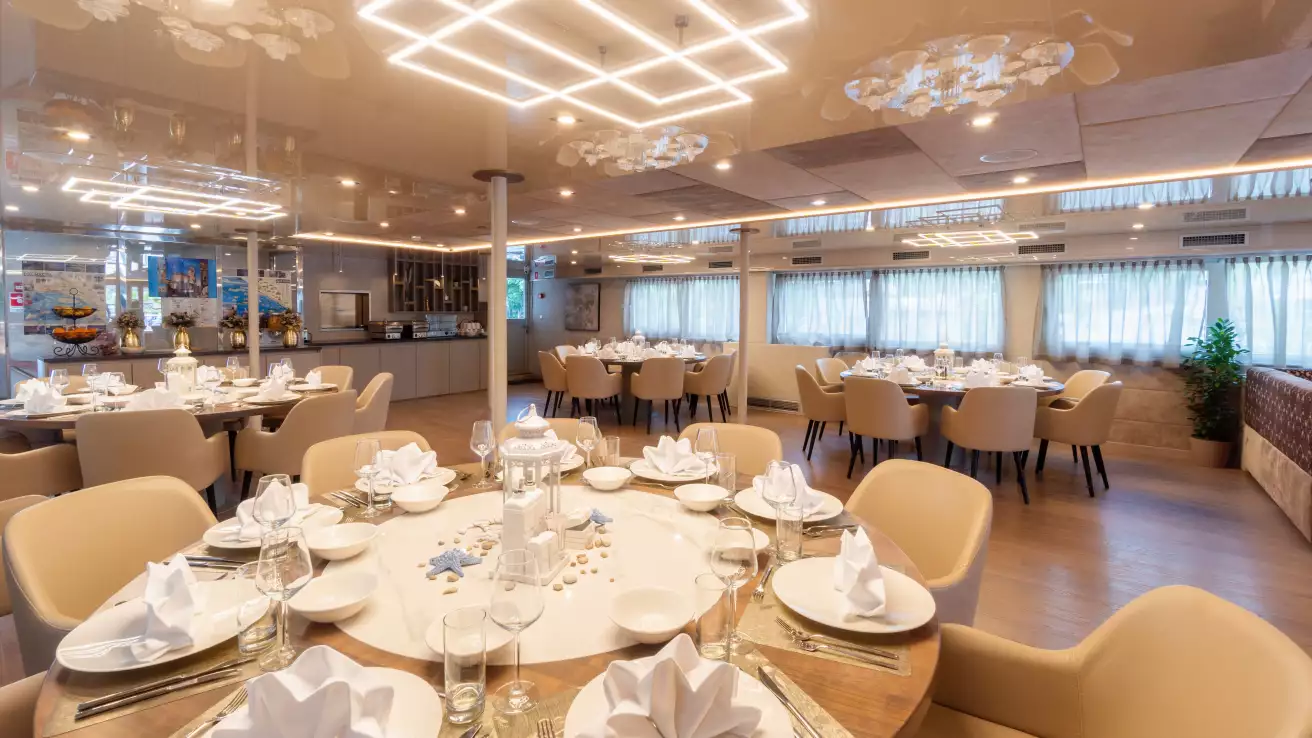 Riviera Travel - Adriatic Sky - Restaurant