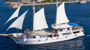 Riviera Travel - MS Mendula - Yacht Exterior
