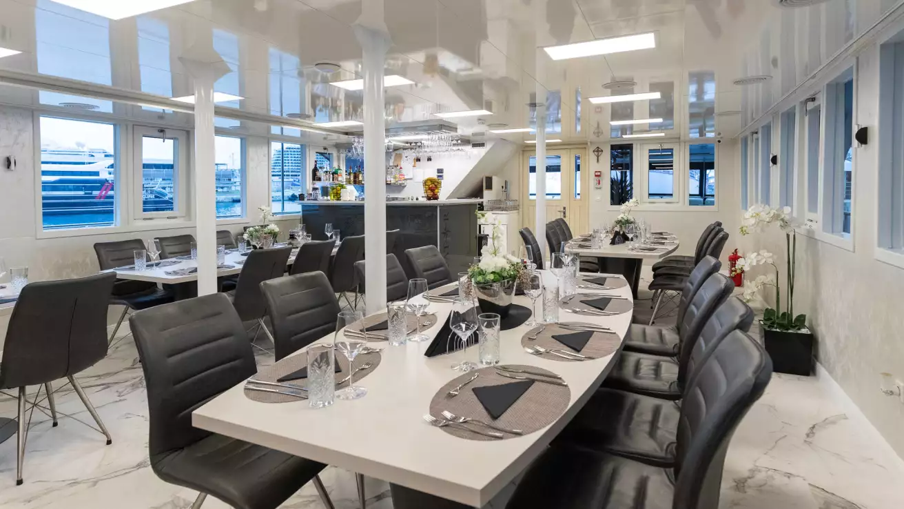Riviera Travel - MS Equator - Bar & Dining Room