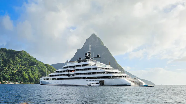 Emerald Sakara in St Lucia